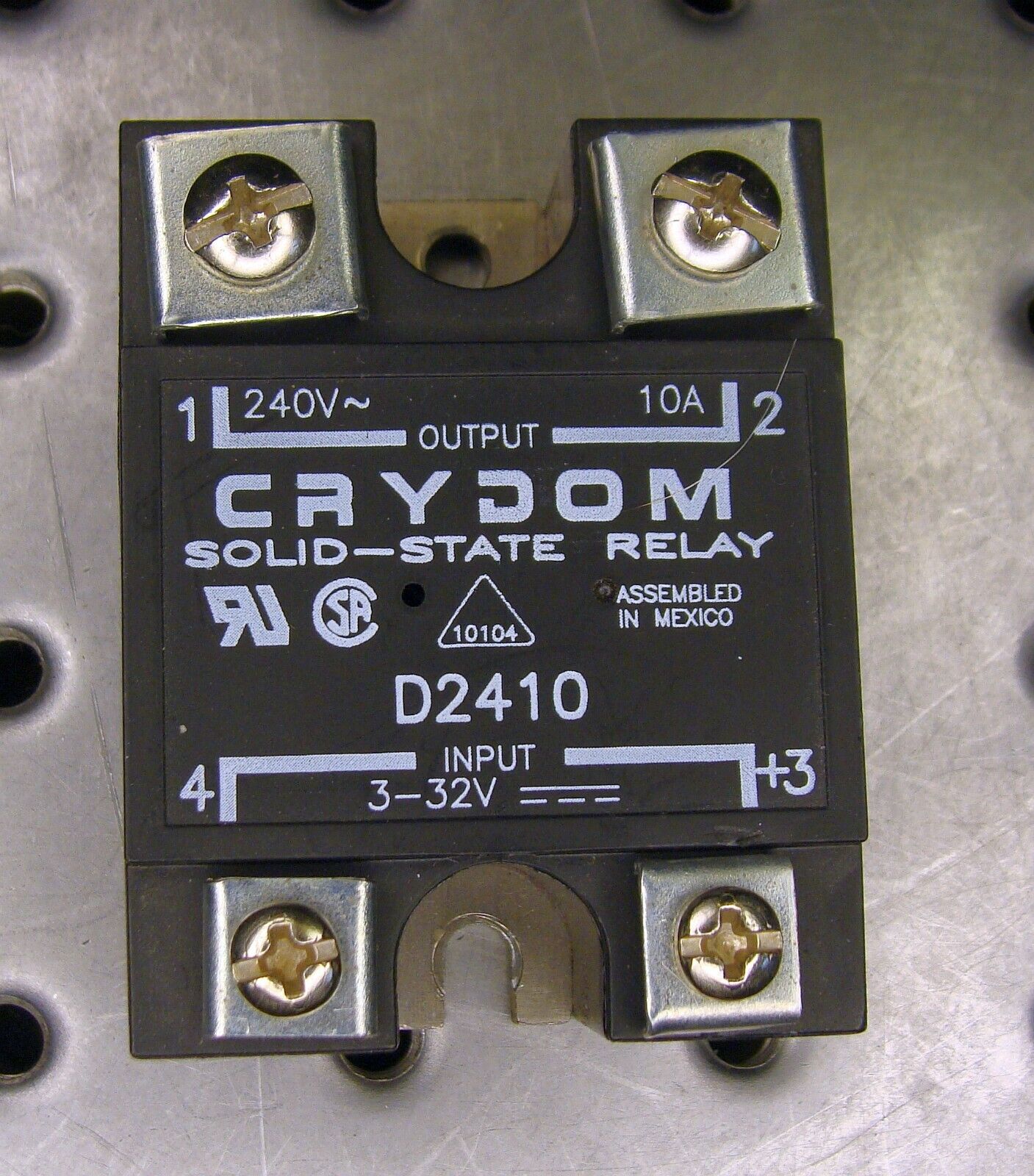 Crydom D2410 Solid State Relay  240 Vac 10 Amp  3-32 Vdc Control, New Tested